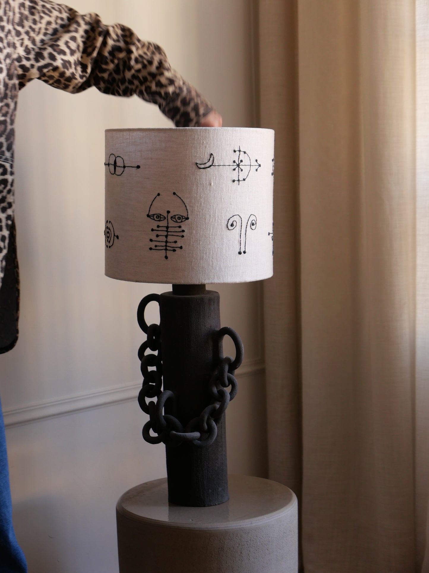 Lampe Astro brodée