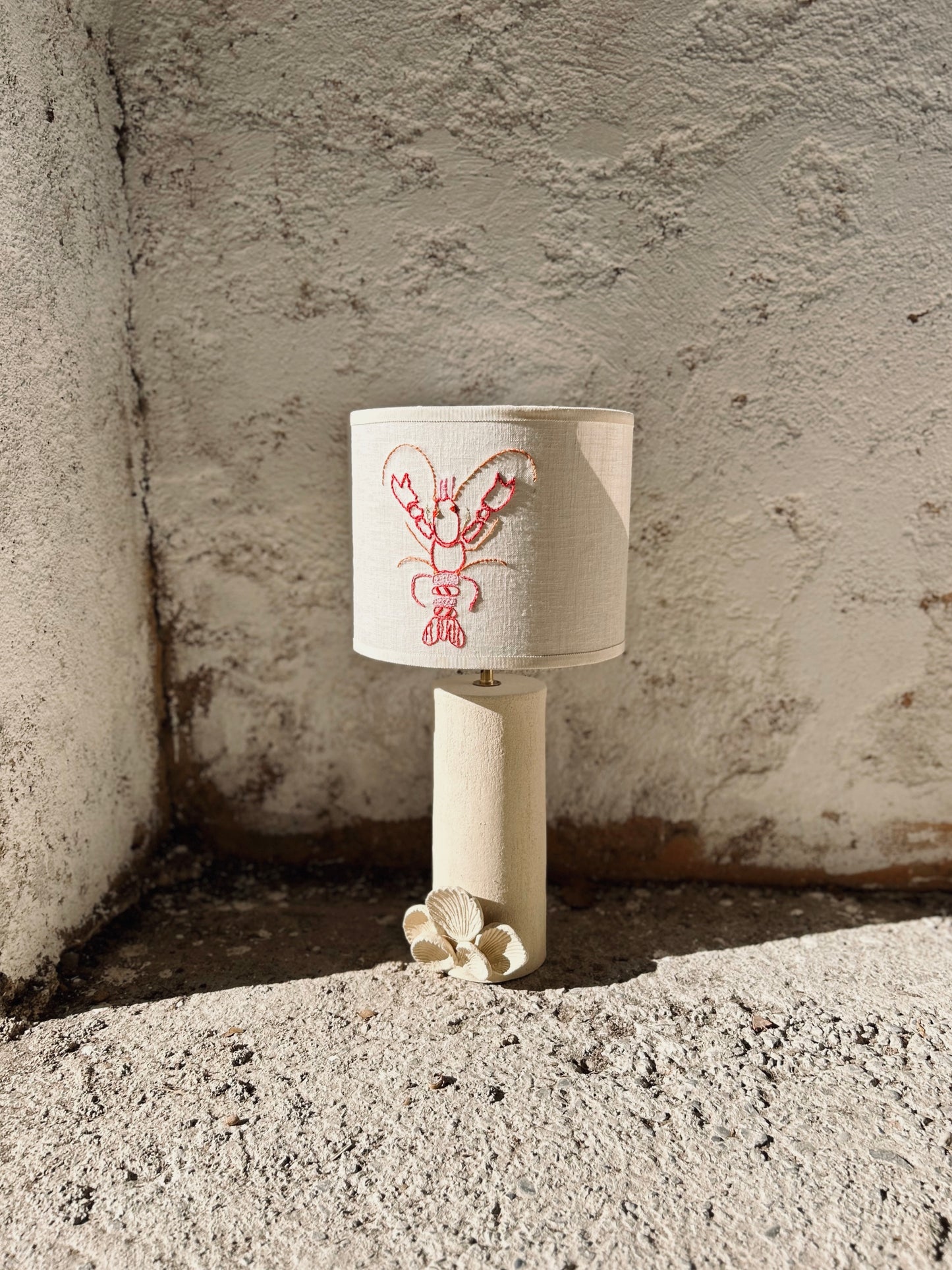Lampe brodée lobster - Pièce unique -