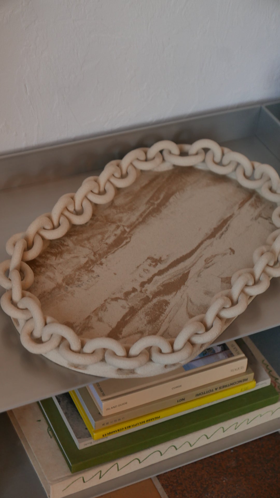 Grand plateau en terre mêlée Terra