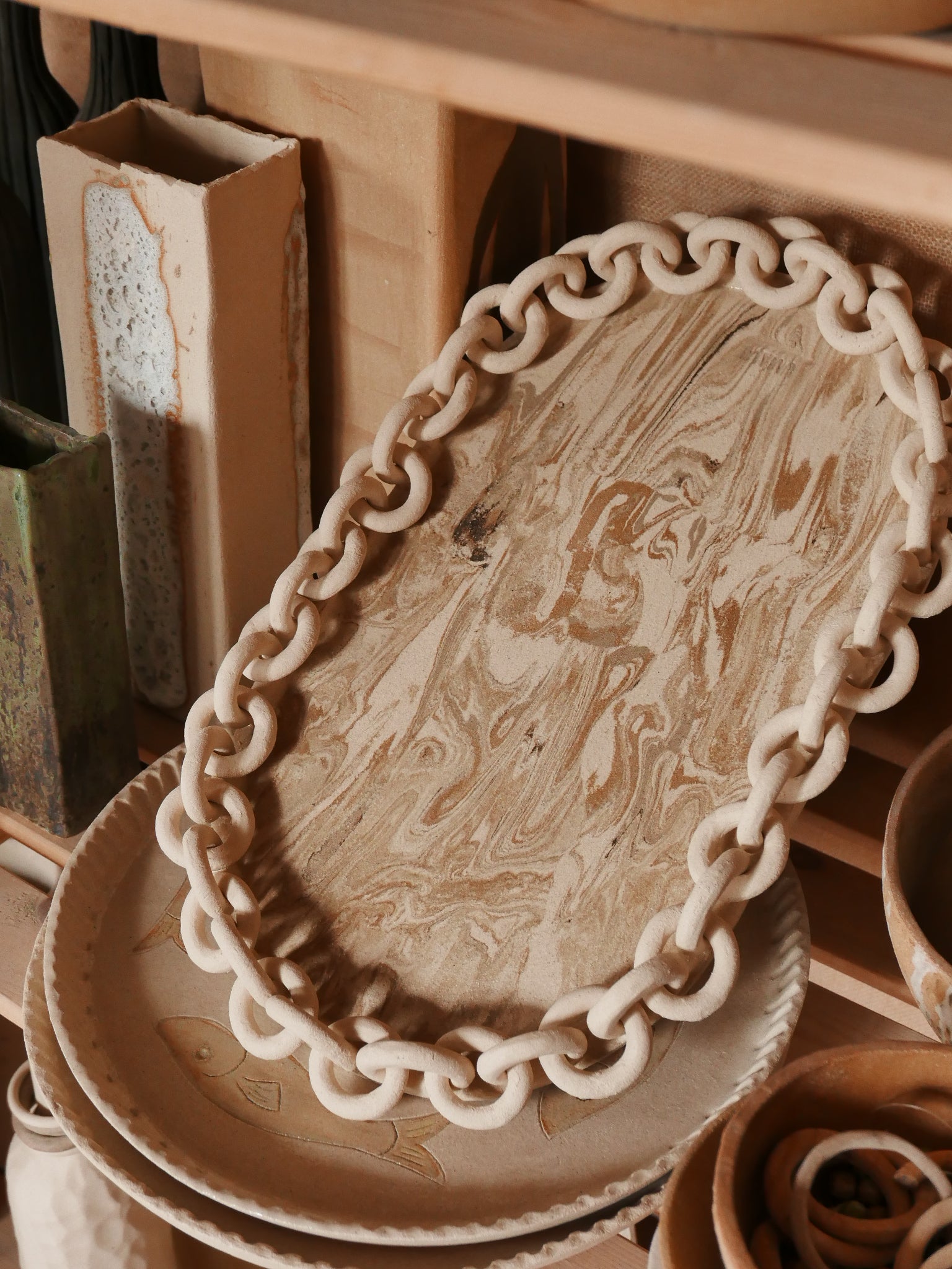 Grand plateau en terre mêlée Terra