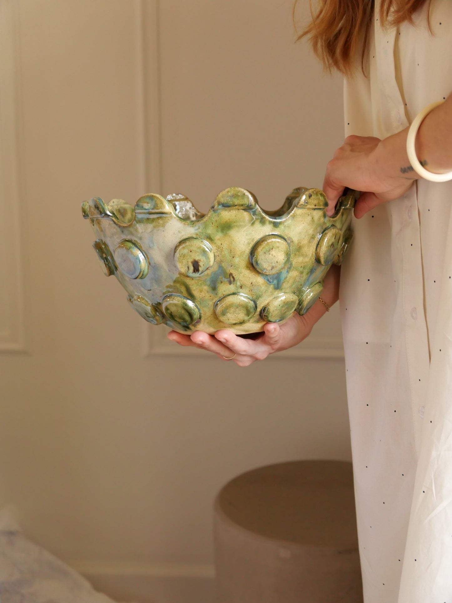 Saladier Néréide - Grés chamotté beige & émaux verts marins