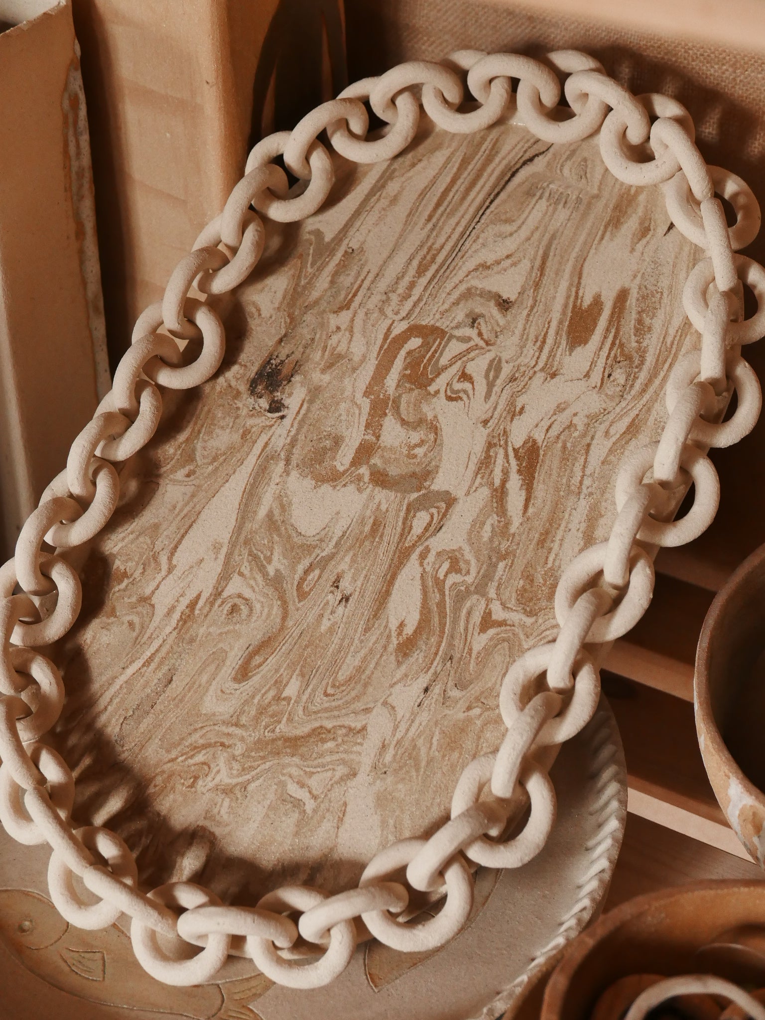 Grand plateau en terre mêlée Terra